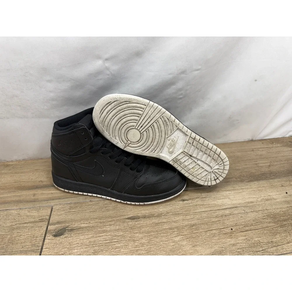 Nike Air Jordan 1 Retro High Triple Black Kids Shoes 575441-002 Size 6Y